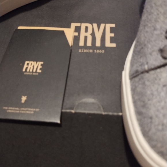 New Frye women's  sneaker New Gray Size 9M - Picture 9 of 10